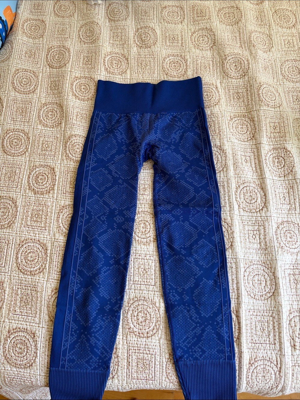 SIZE 4 LULULEMON LEGGINGS